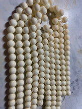 Load image into Gallery viewer, Ivory Glass 10MM
